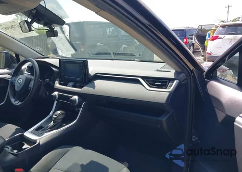 2021 Toyota Rav4 Le z USA, uszkodzony, nr VIN 2T3F1RFV6MC158814